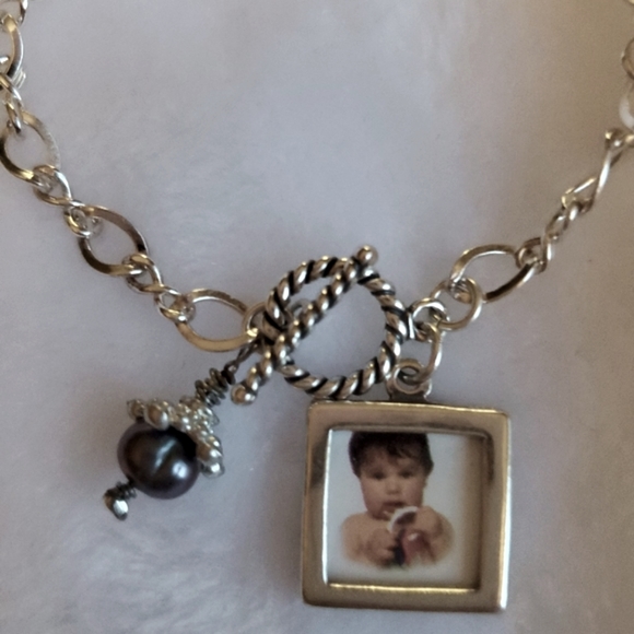 Silver Infinity Bracelet w/ Picture Frame & Freshwater Pearl - Picture 4 of 10